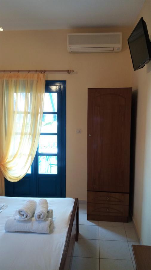 Mouragio Studios Tirós 外观 照片